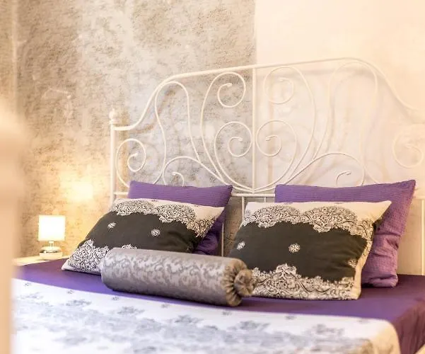 Apartament Artistic Chill Art 2+2.centar Of Split.