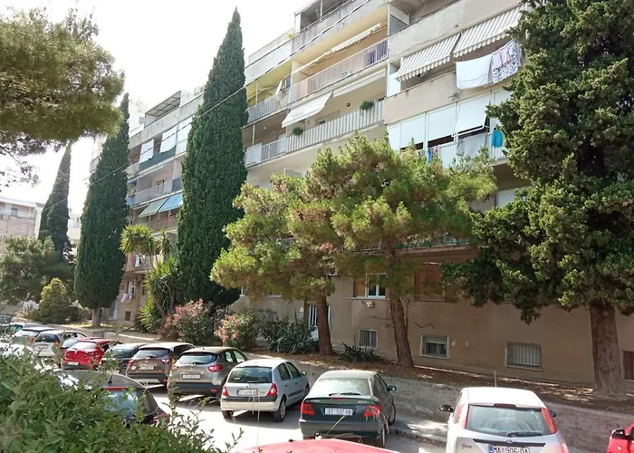 Apartament Artistic Chill Art 2+2.centar Of Split. *